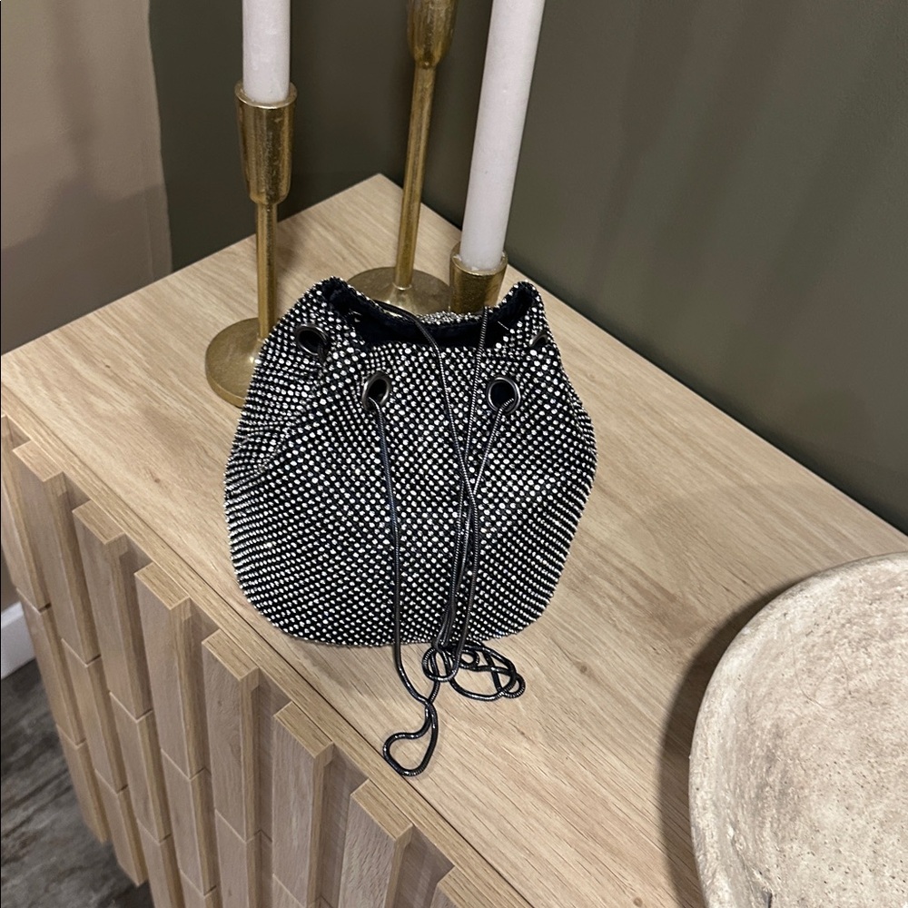 La Regale Black and White Mini Drawstring Bag - Picture 2 of 13